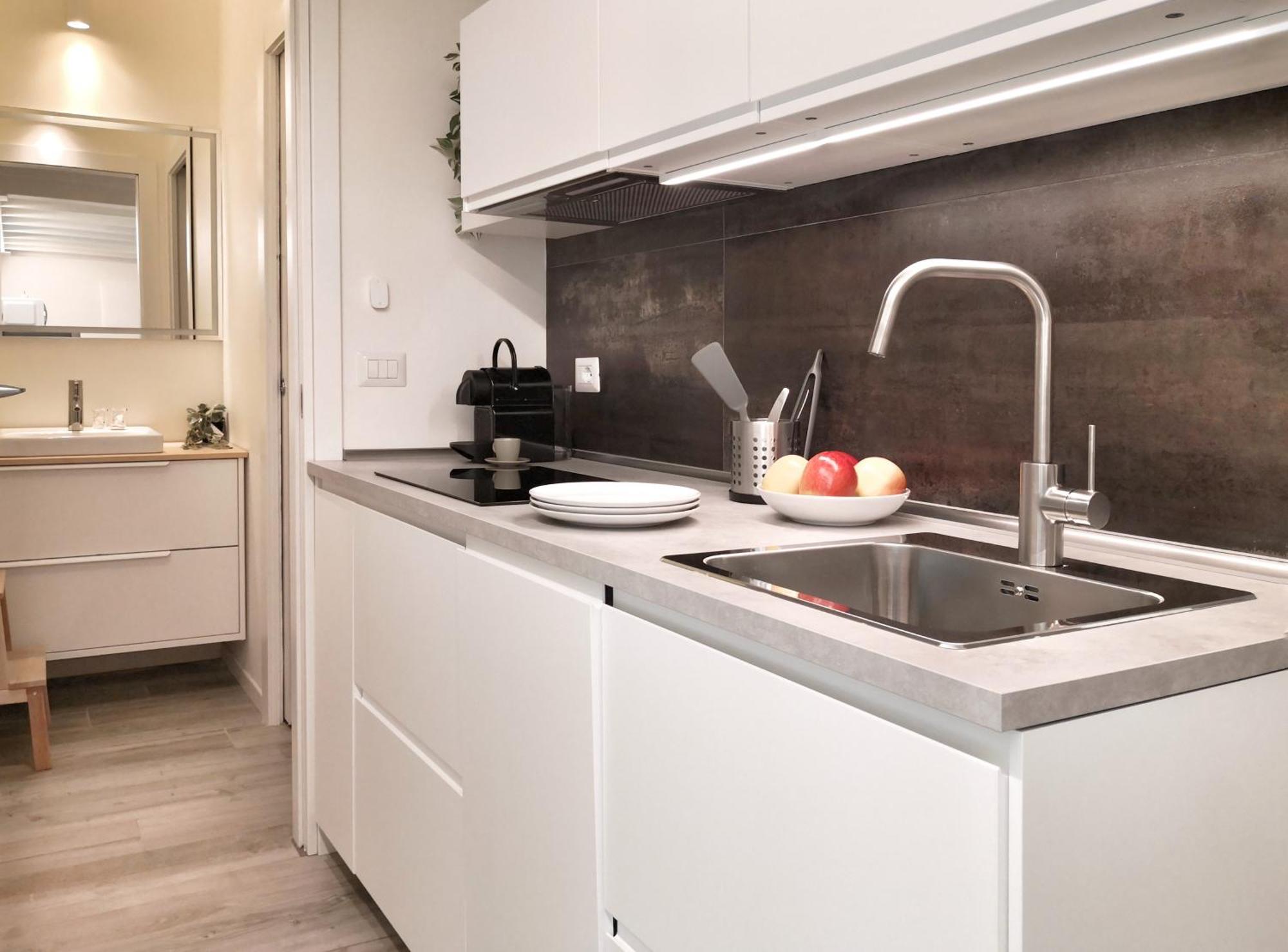 Ihost - Arganini 22 * Milán